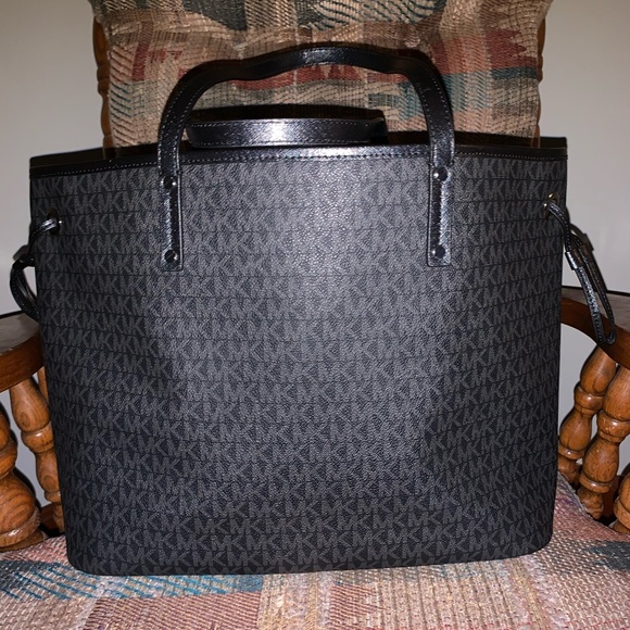 Authentic MK tote - Picture 4 of 5
